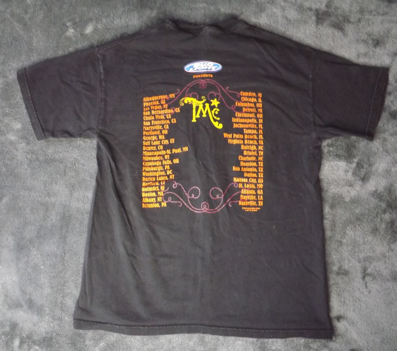 Vintage Tim McGraw T Shirt Sz Medum 2001 Tour Set This Circus Down Country Y2K gallery