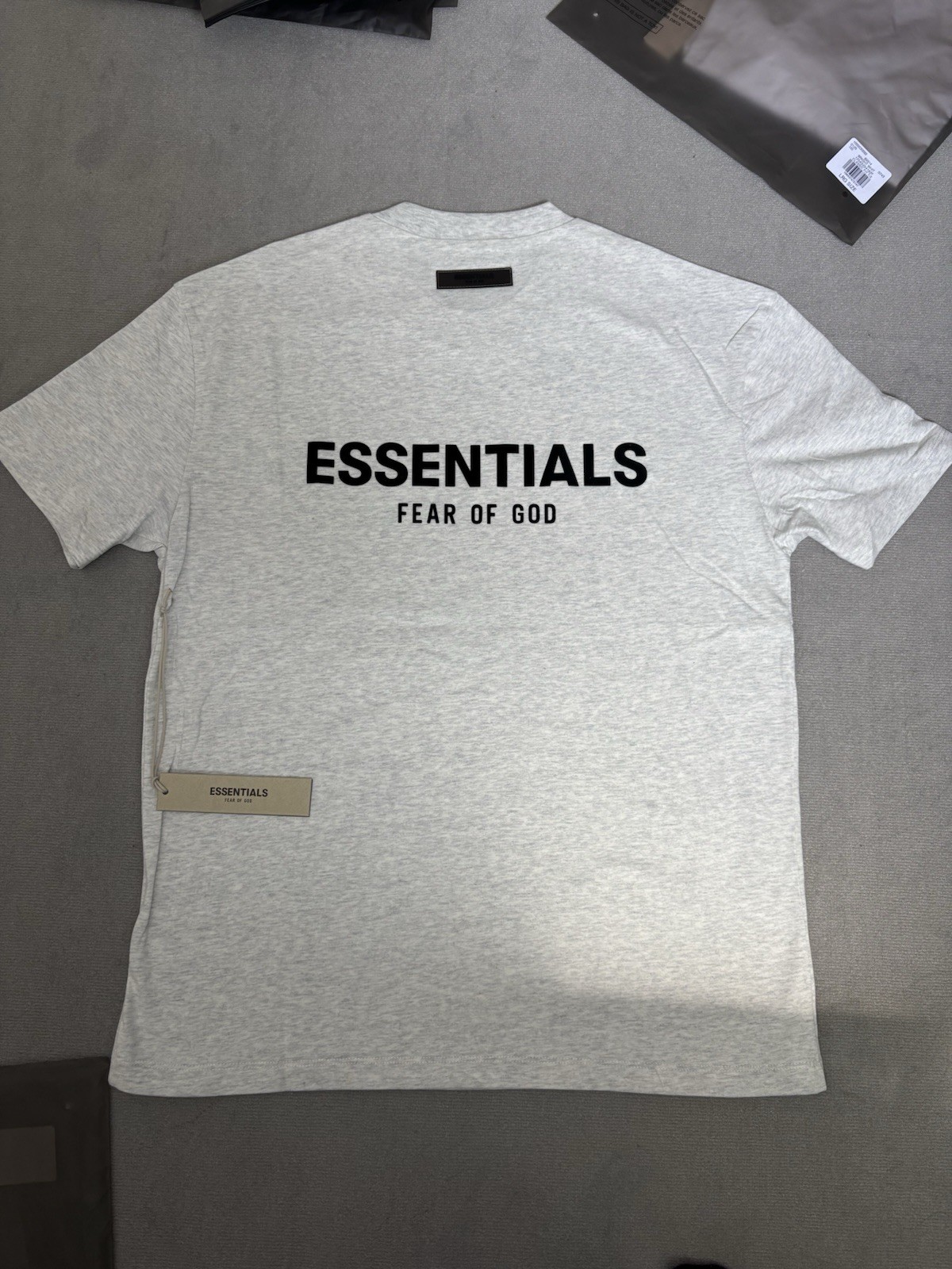 Essential Men's Cotton Crew Neck T-Shirt Light Oats Size Medium New with Tags M gallery