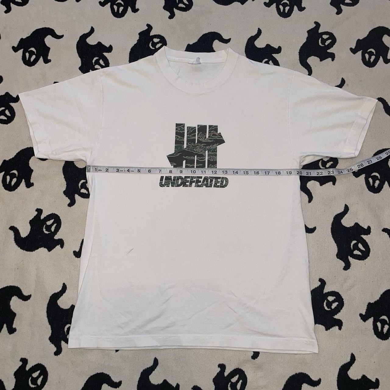 2000s Undefeated White and Camo Shirt Men’s Size Large gallery