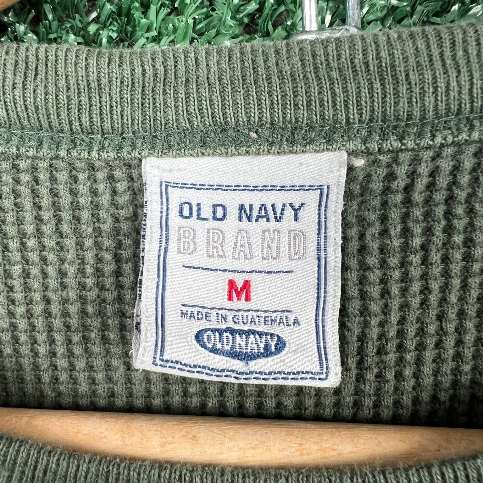 VTG Old Navy T-Shirt Men M Green Thermal Waffle Long Sleeve Spellout Old English gallery