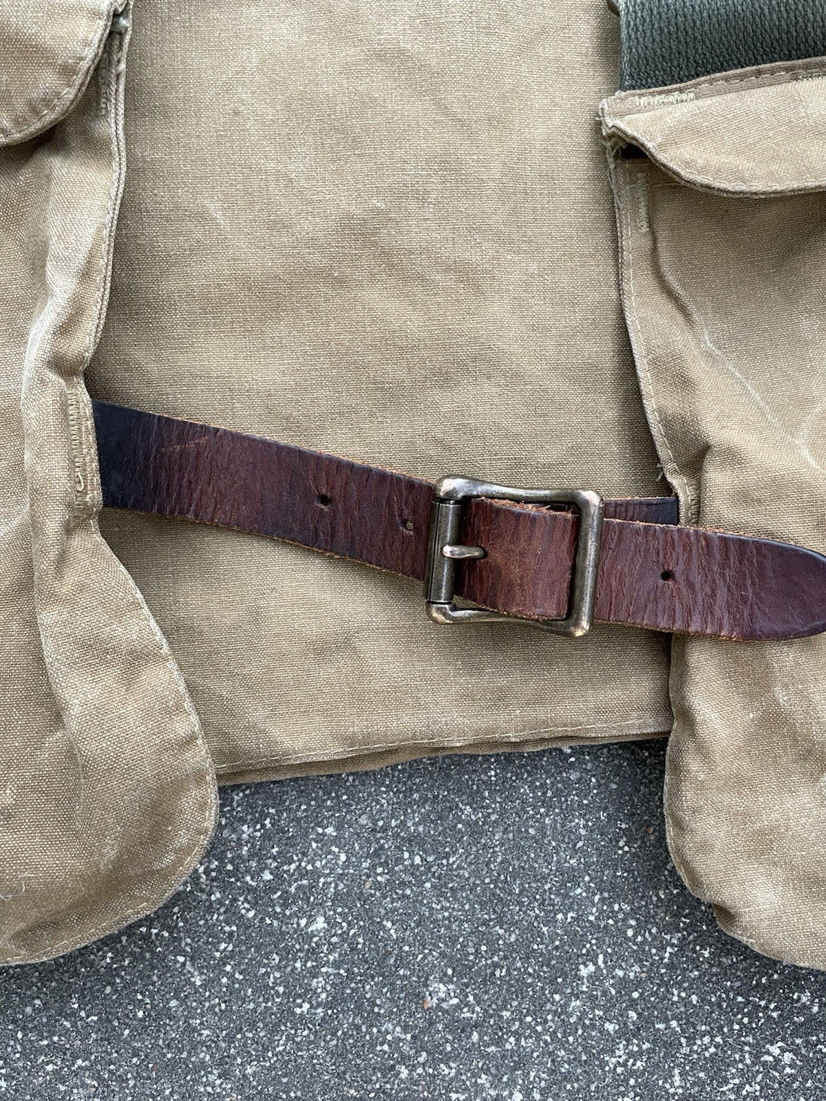 Filson Tincloth Game Bag Size 30 USA Made Vest Strap Leather Belt Closure gallery