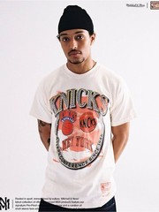 Mitchell & Ness New York Knicks tan Hardwood Classics Crown Jewels t-shirt