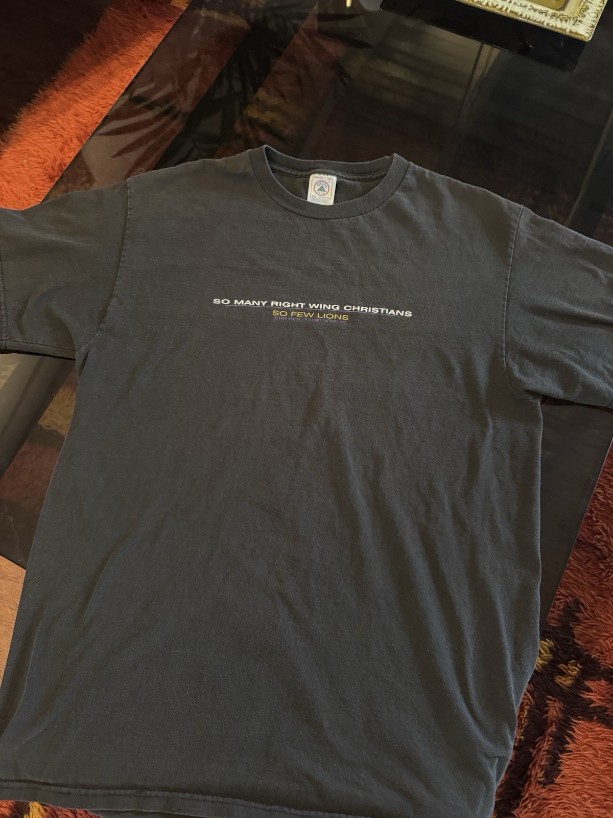 Vintage 90s humor “So many right wing Christians so few lions” shirt Large gallery