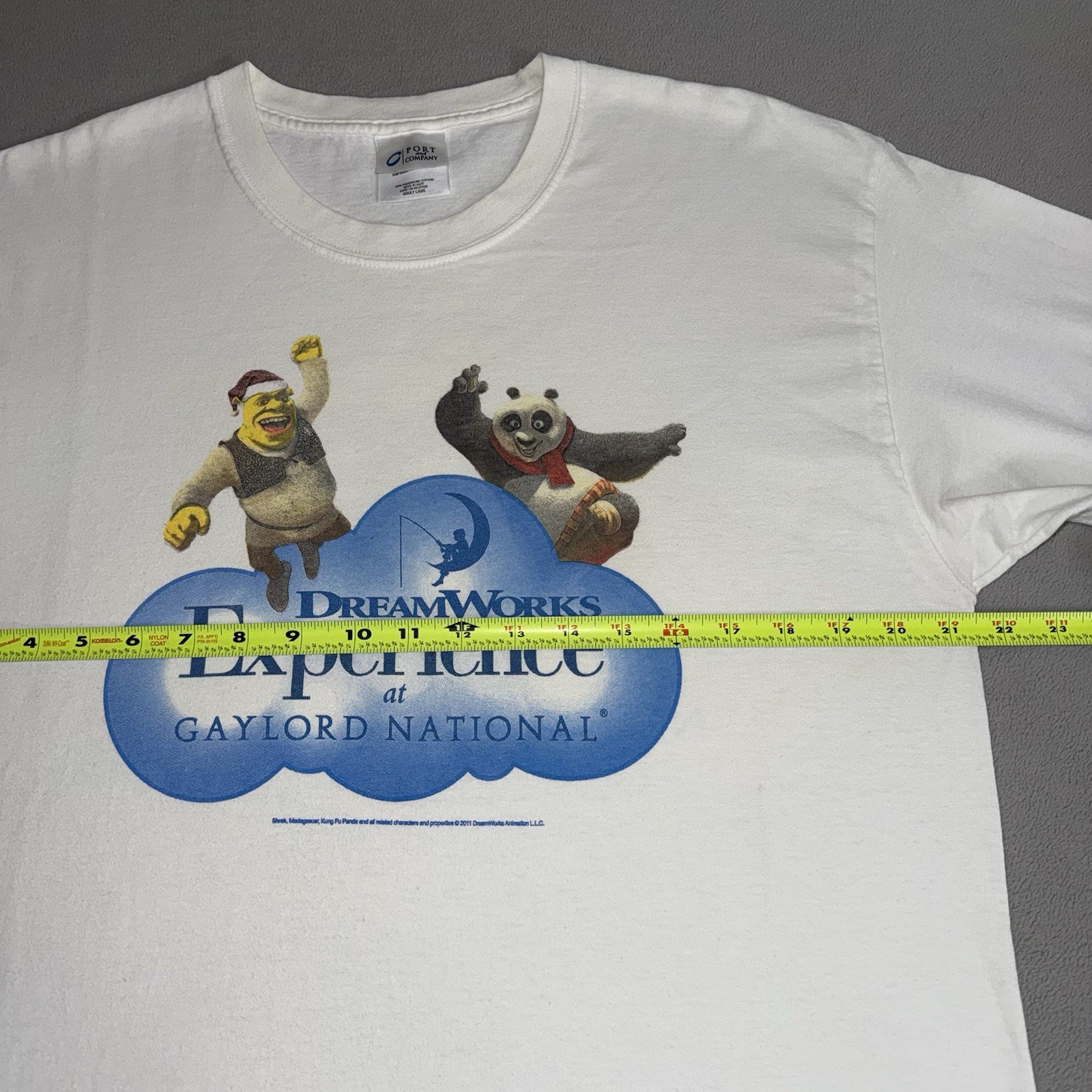 Vintage Dreamworks Ice Skating T-shirt Large Shrek Kung Fu Panda Madagascar Y2K gallery