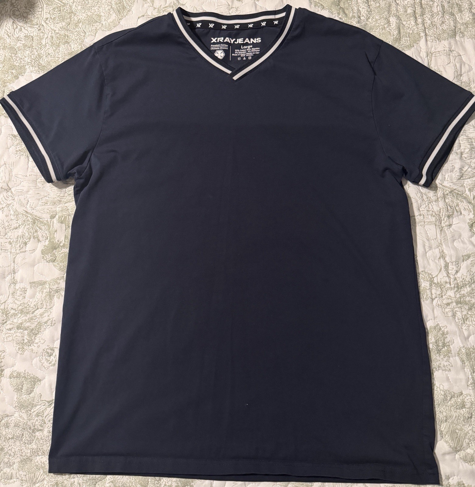 XRAY JEANS Men’s Navy V-Neck Cotton Short Sleeve T-Shirt Contrasting Trim Size L