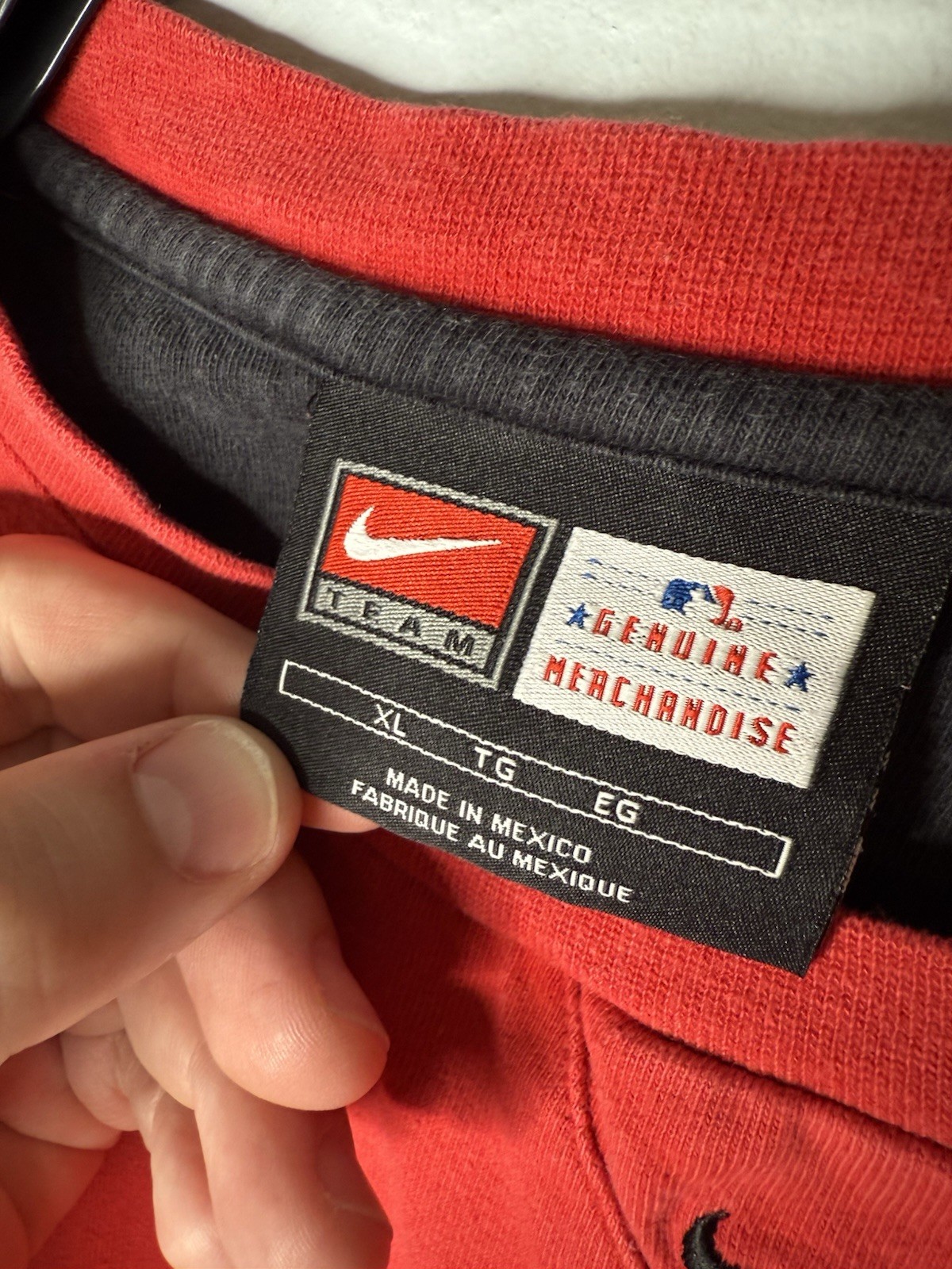 Nike Mens Cincinnati Reds XL Baseball Heavyweight Embroidered T Shirt Y2K Mr Red gallery