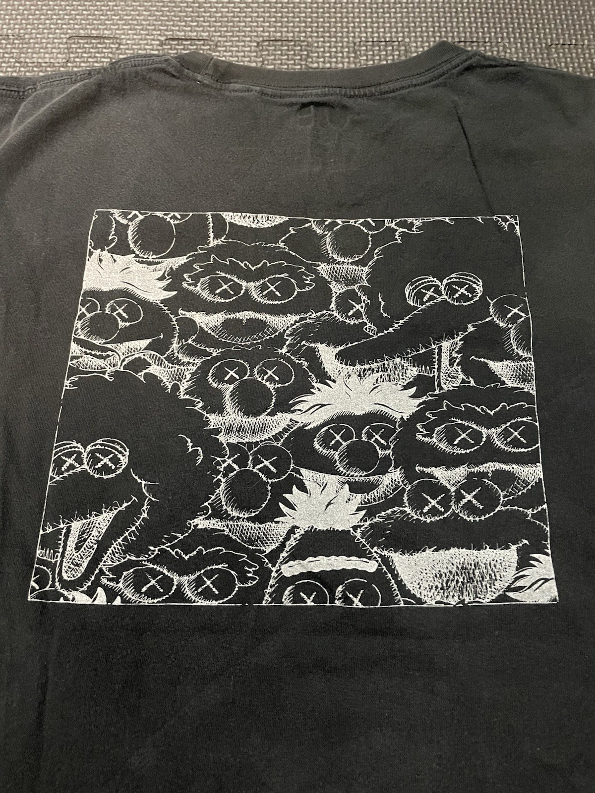 Uniqlo x Kaws x Sesame Street Black Short Sleeve T Shirt Men’s Medium gallery