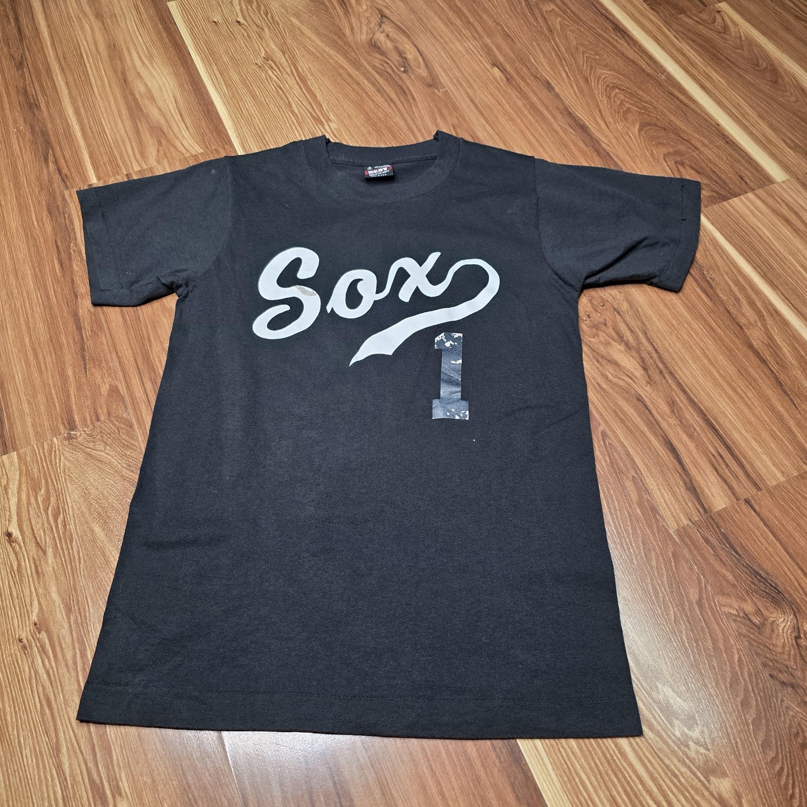 Vintage Sox Shirt Mens Small Black Fruit Of The Loom Number 1 Baseball 90s USA gallery