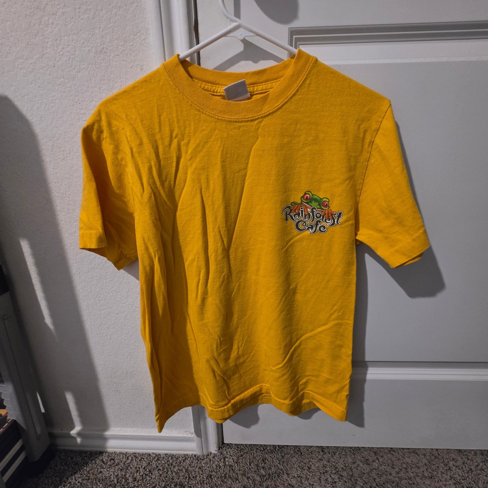 Rainforest Cafe Baltimore Graphic T-Shirt Mens Small Yellow Vintage Souvenir Tee gallery