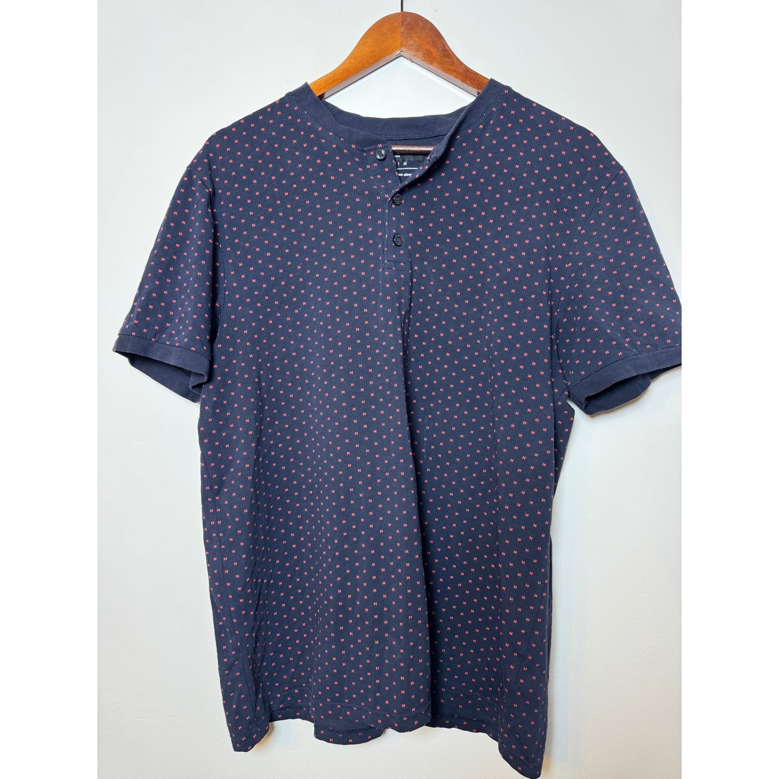 Kenneth Cole New York Mens Henley Shirt Navy Blue Red Micro Print Stretch Size M gallery