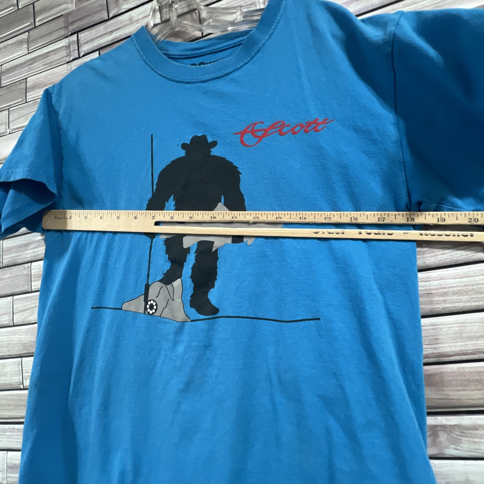 Ouray mens M shirt teal blue Sasquatch Fly Fishing Trout Fisherman Funny gallery