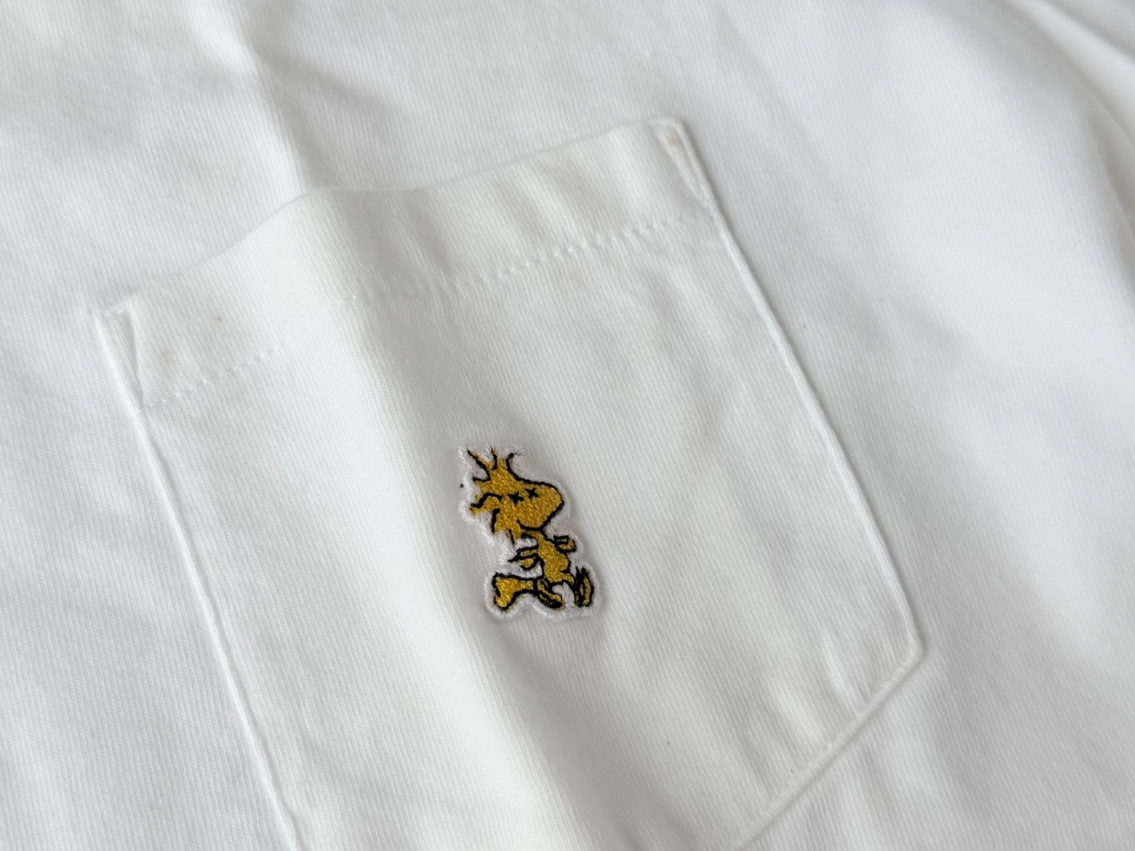KAWS x PEANUTS Snoopy x UNIQLO NWT T-Shirt Size L White gallery