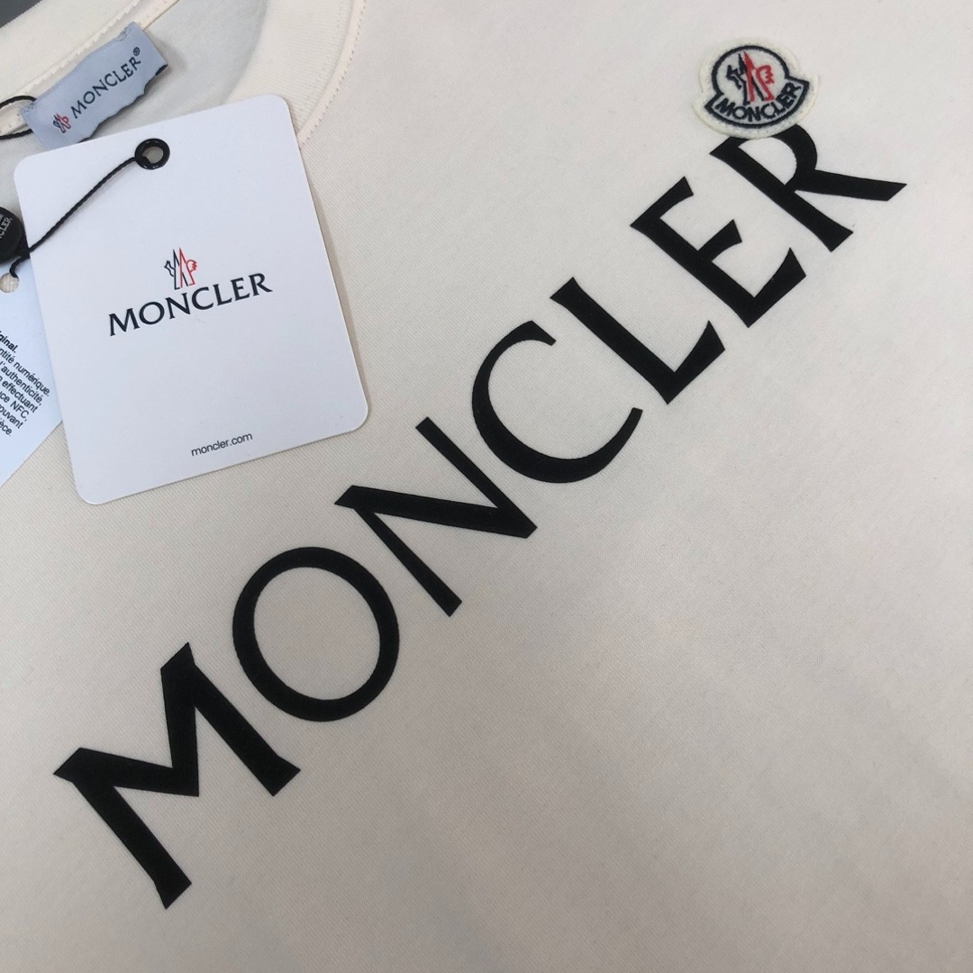 Moncler Unisex Oversized White Classic Crew-Neck Short-Sleeve Shirt M gallery