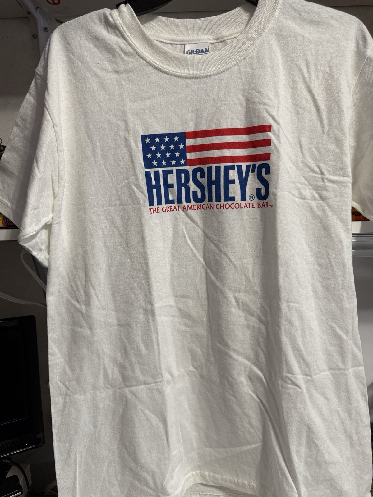 T-Shirt Hersheys Great American Chocolate Bar White Size Med Gildan Heavyweight