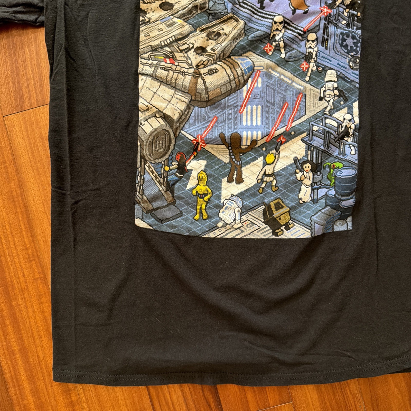 2016 Star Wars Hanger Battle A New Hope R2-D2 Leia Luke Han Solo T-Shirt Size XL gallery
