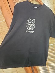 Vintage Y2K Hot Topic Goth Funny Vampire Bite Me Quote Tee T Shirt XL Band Black