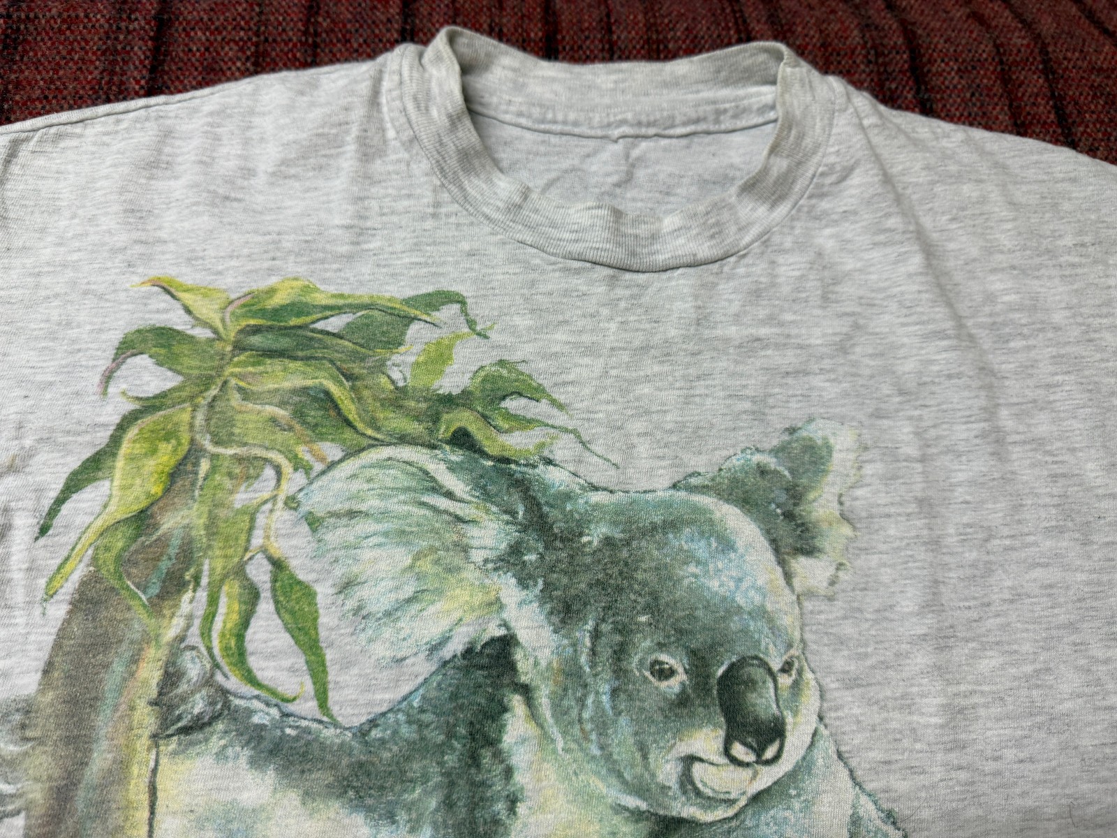 MENS USED VINTAGE 90S SINGLE STITCH KOALA BEAR GRAPHIC ANIMAL SHIRT SIZE LARGE gallery