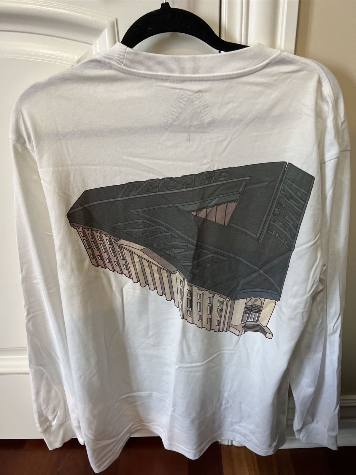 Palace Palazzo Longsleeve Tee White Size Large Preowned gallery