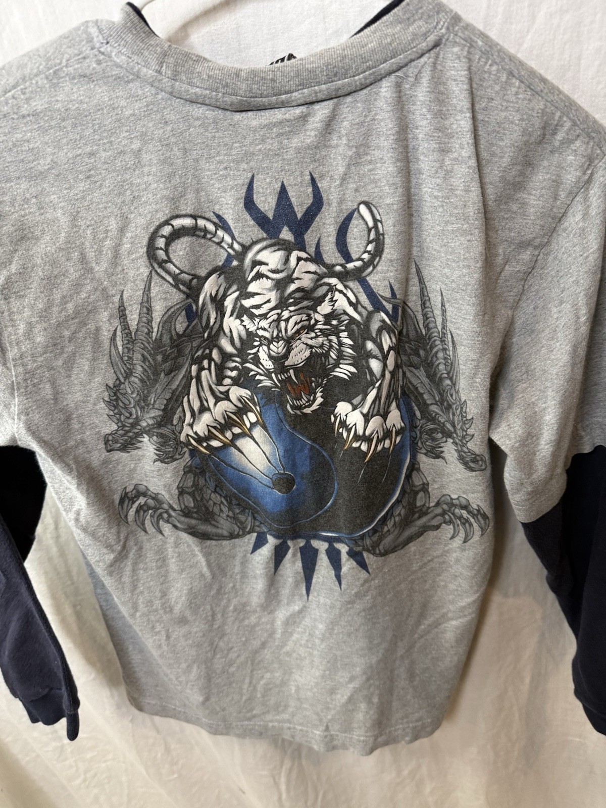 Top Heavy Y2k Men's M Gray Long Sleeve Crew Neck Graphic T-Shirt Tiger Yin Yang gallery