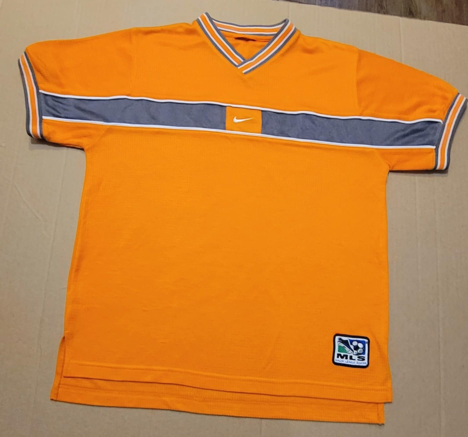Vintage Nike MLS Embroidered Center Swoosh Soccer Shirt See Photos 4 Measurement