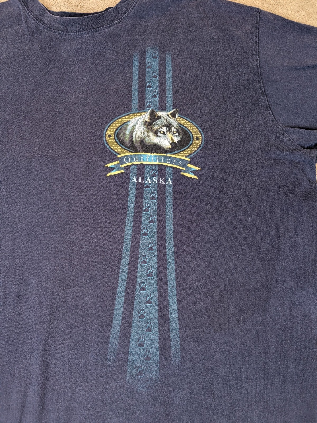 Vtg Alaska Outfitters Wolf Cityscape XXL Men's Navy T-shirt gallery