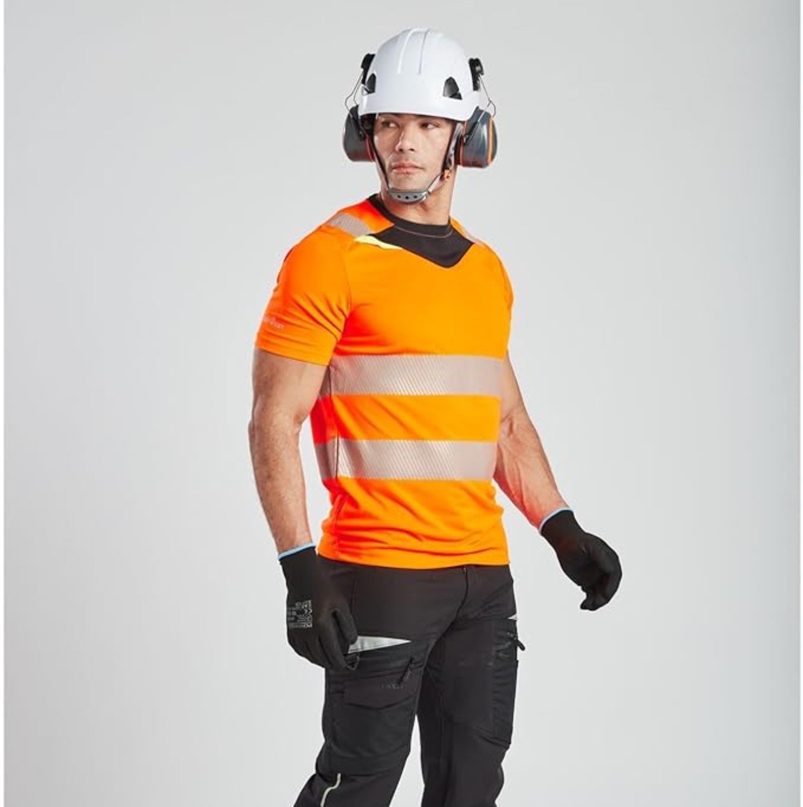 Portwest DX413 - DX4 Hi-Vis T-Shirt S/S Wicking Cooling Drying Capabilities gallery