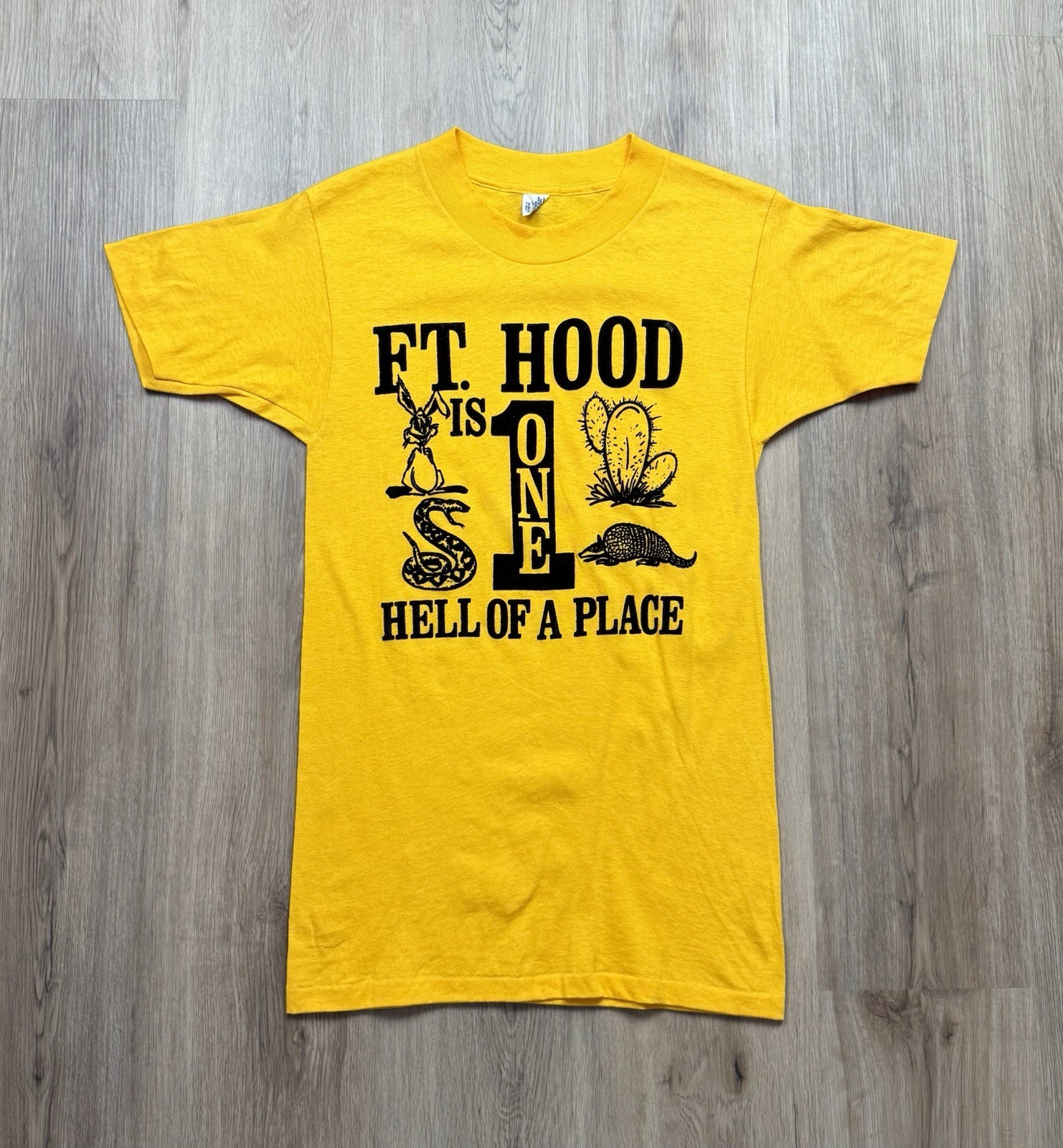 70s VINTAGE Fort Hood Texas Flocked T-Shirt Size Small Yellow Funny Obscure RARE