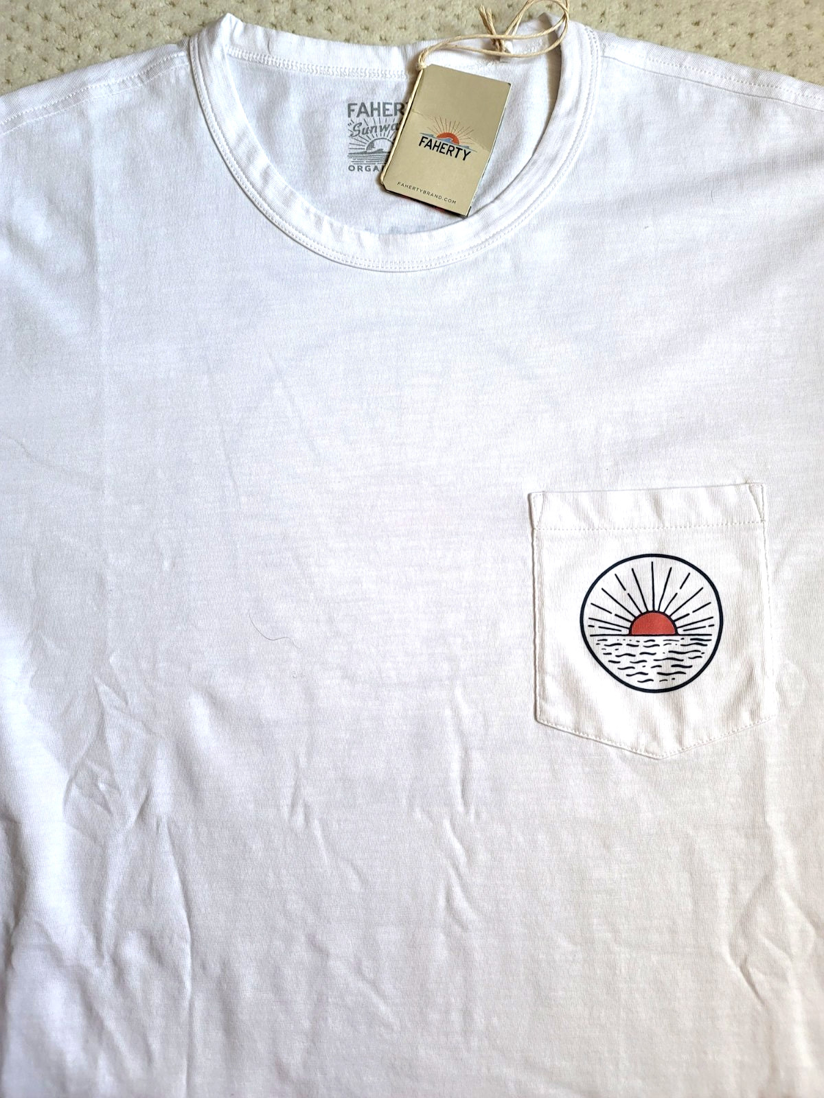 NWT FAHERTY Mens Sunwashed SUN & WAVES White Graphic Pocket Tee XL MKS2532 gallery