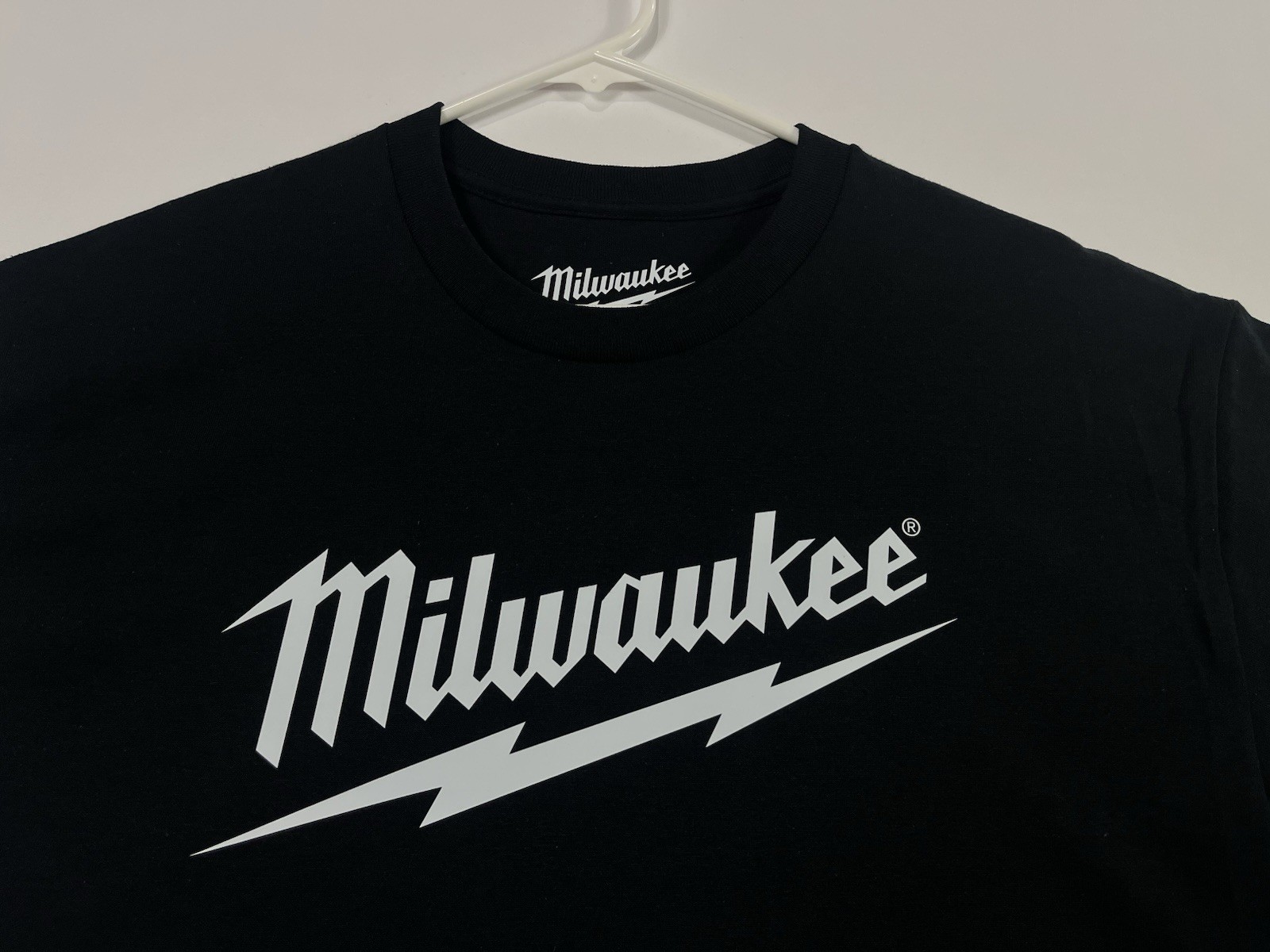 Milwaukee Black T-Shirt (New Condition) M18 Battery Heavy Duty Power Tools Tee gallery