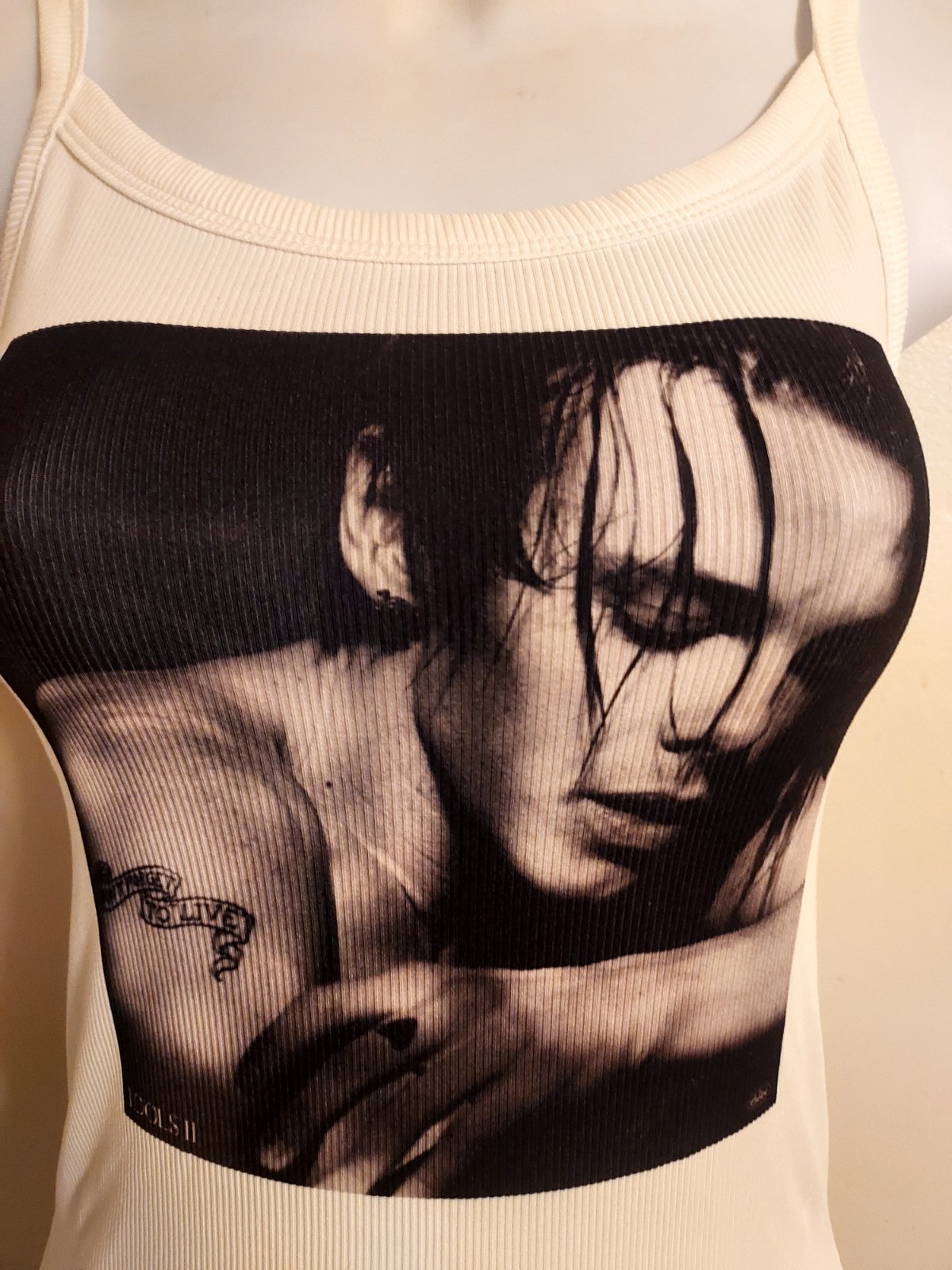 yungblud tank top yungblud crop top idols ii 2 tour yungblood Shirt XXs-2xl gallery