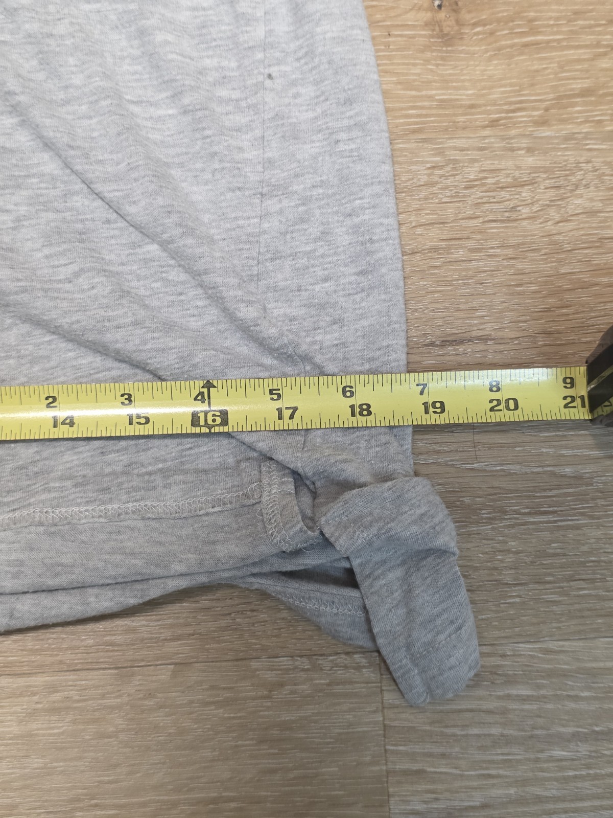 21 Men Tshirt Size M Medium Gray With Zipper Accent Short Sleeve Men's Casual gallery