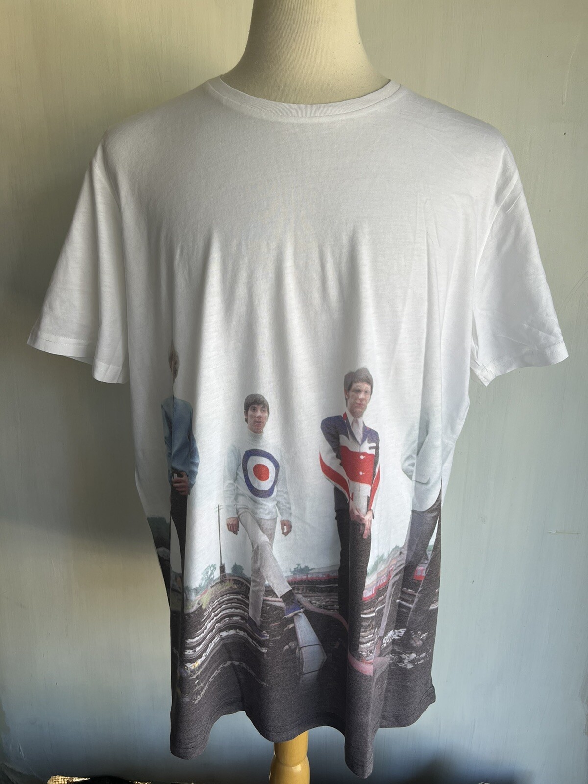 THE WHO (2012) Official Merchandise 60's British Band Photo T-Shirt Size 2XL gallery