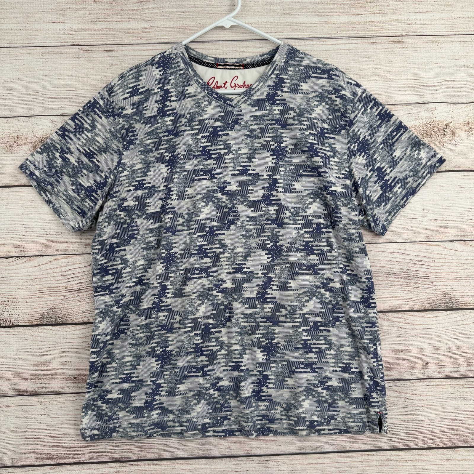 Robert Graham T-Shirt Mens XL Blue Abstract Digital Print V-Neck Cotton gallery