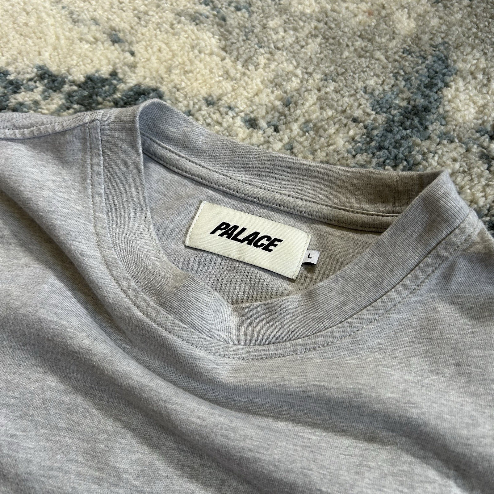 SPRiNG 2020 PALACE SKATEBOARDS CATCH DAS FADE TEE HEATHER Palazzo dello Sportivo gallery