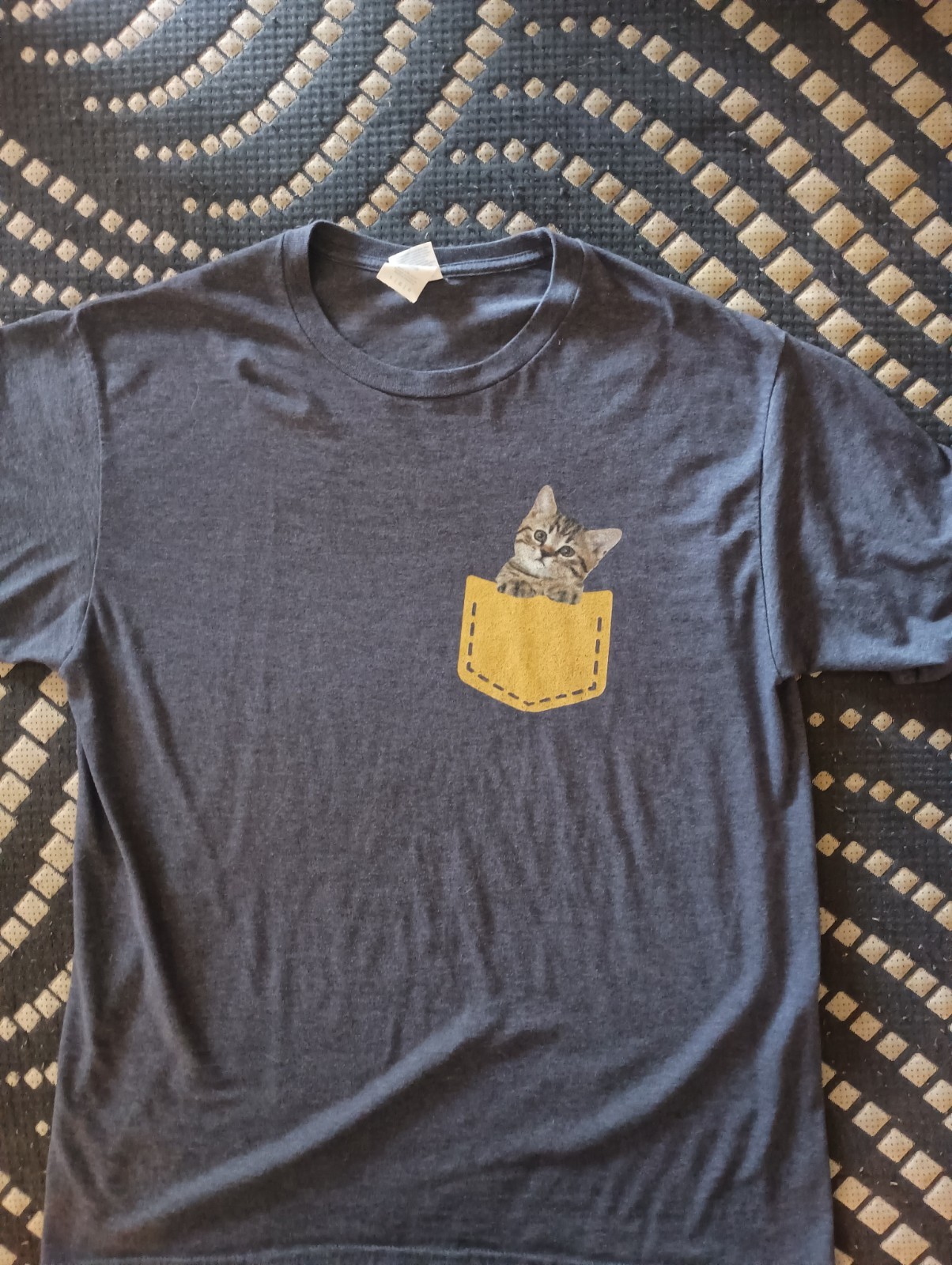 Cat in Pocket Unisex Shirt Large Blue Cat vintage T-shirt retro trendy 80s 90s gallery