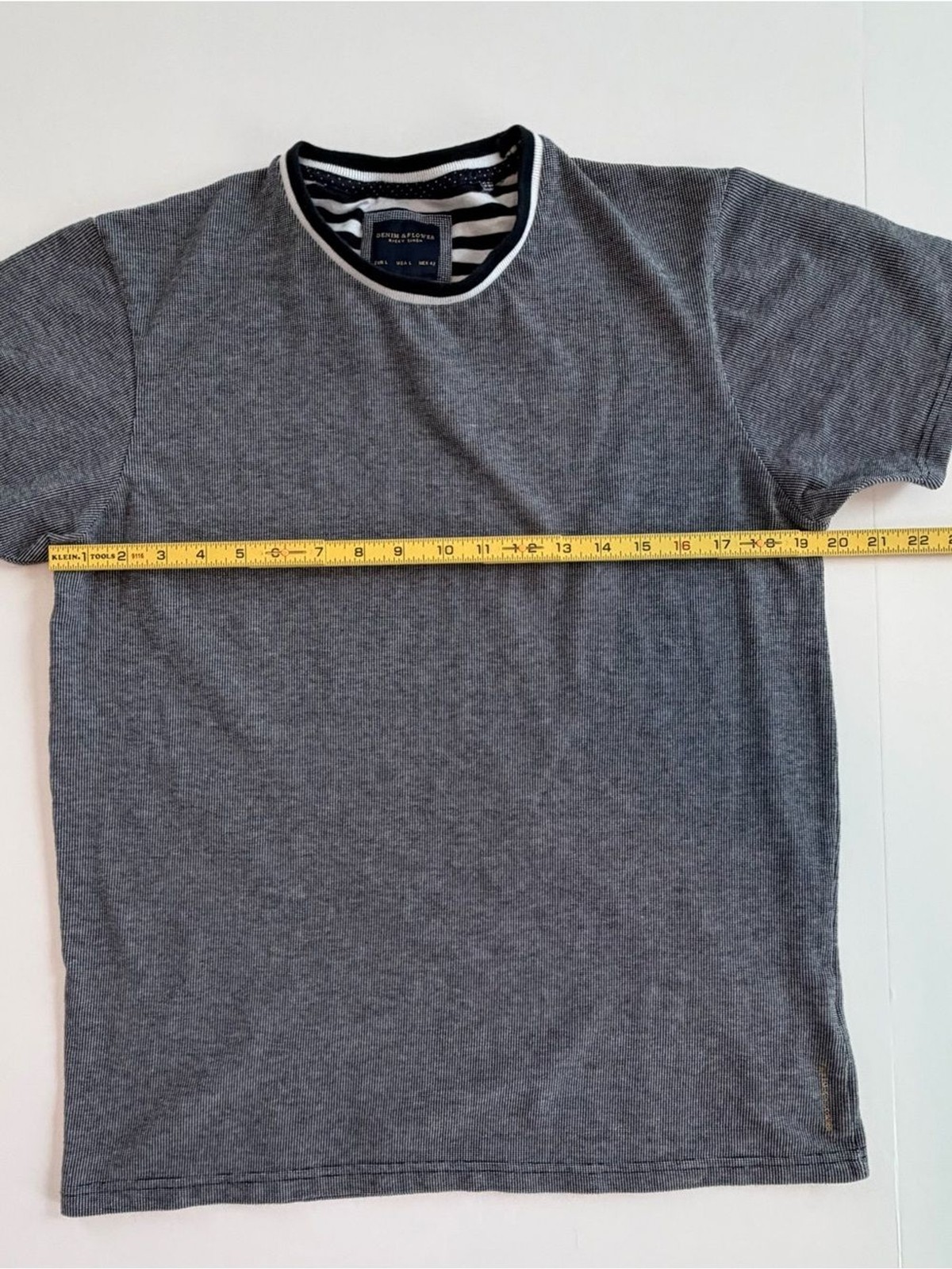 Denim & Flower Men's Charcoal Grey Short-Sleeve Crewneck Tee-Large gallery