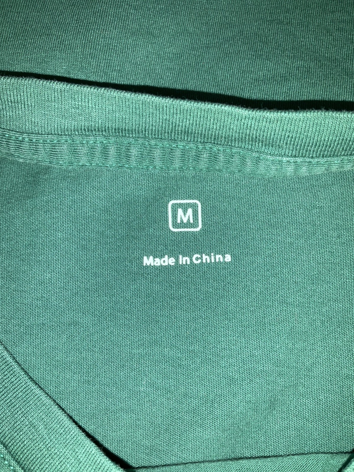 Apple Long Sleeve T-Shirt Men's Medium Green gallery