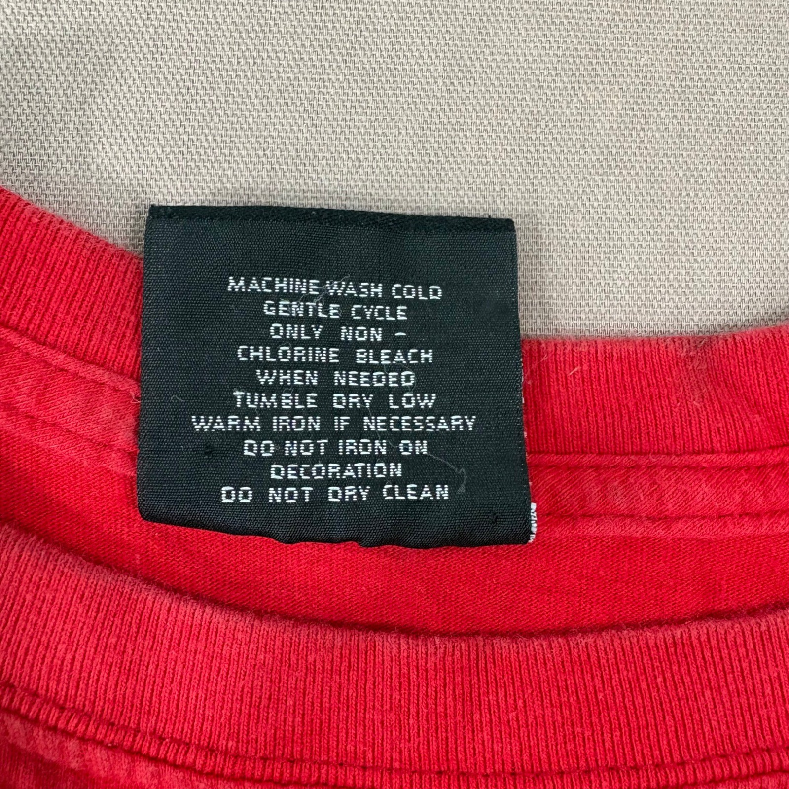 Southpole T-Shirt Men Medium Red Classic Authentic Collection Graphic Streetwear gallery