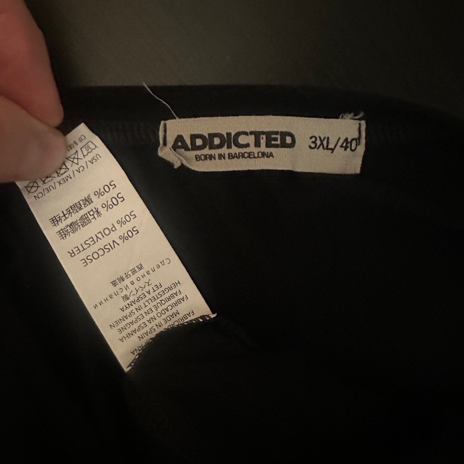 Addicted Logo V Neck T Shirt 3XL runs small Gently worn 50% viscose/50% poly gallery