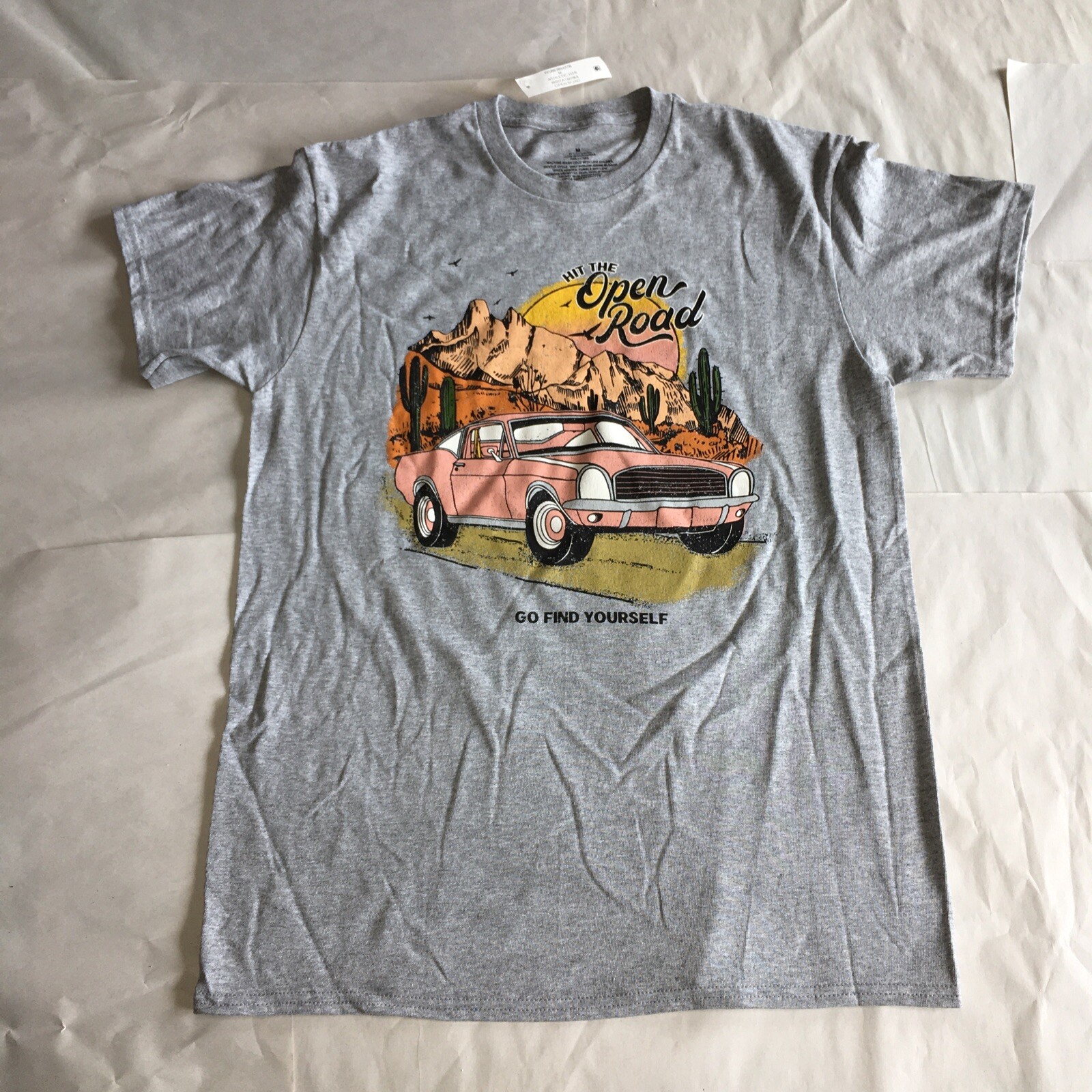 NWT HIT THE OPEN ROAD Go FIND YOURSELF CAR GRAPHIC T-SHIRT Size Medium gallery