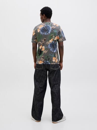 Jack & Jones 1 Pack JJHAWAII AOP Crew Neck 100% Cotton T-Shirt gallery