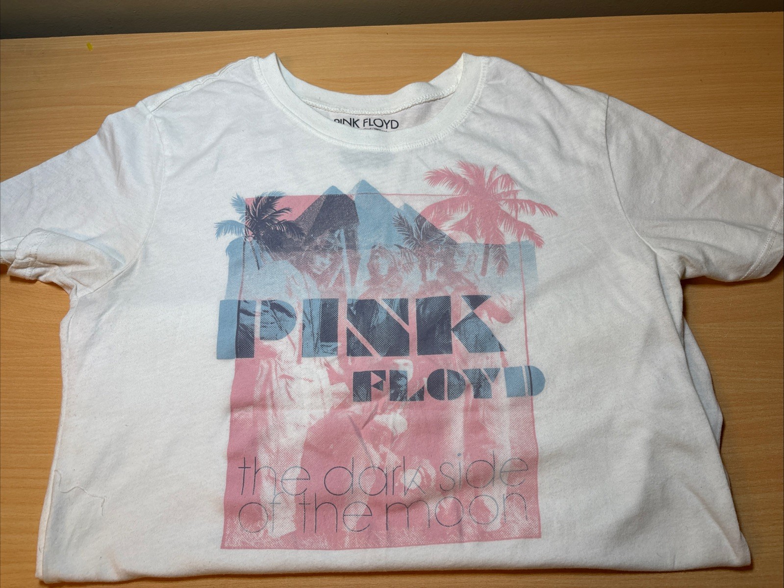 Pink Floyd "The Dark Side of the Moon" T-Shirt Small 4-6. See Description. gallery
