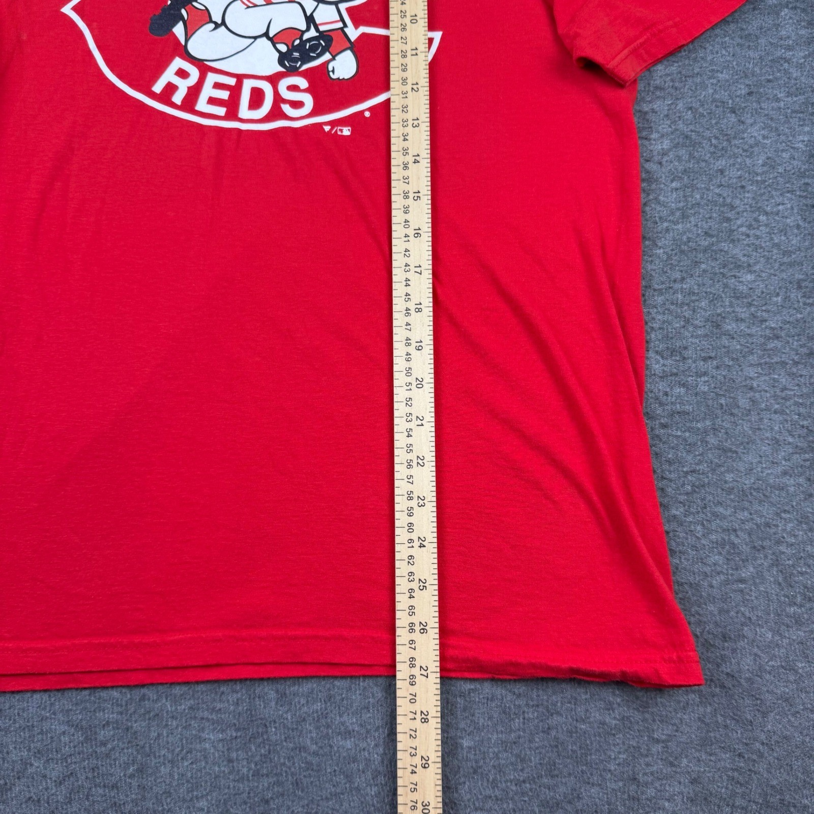 Fanatics T-Shirt Men's Medium Red Cincinnati Reds Mr Redlegs MLB Baseball Tee gallery