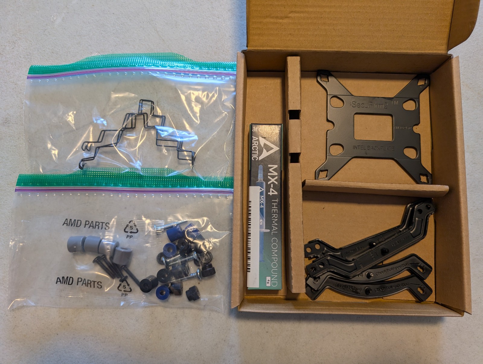 Noctua NH-U9S chromax.black CPU Cooler with Mounting Bracket - AMD/Intel