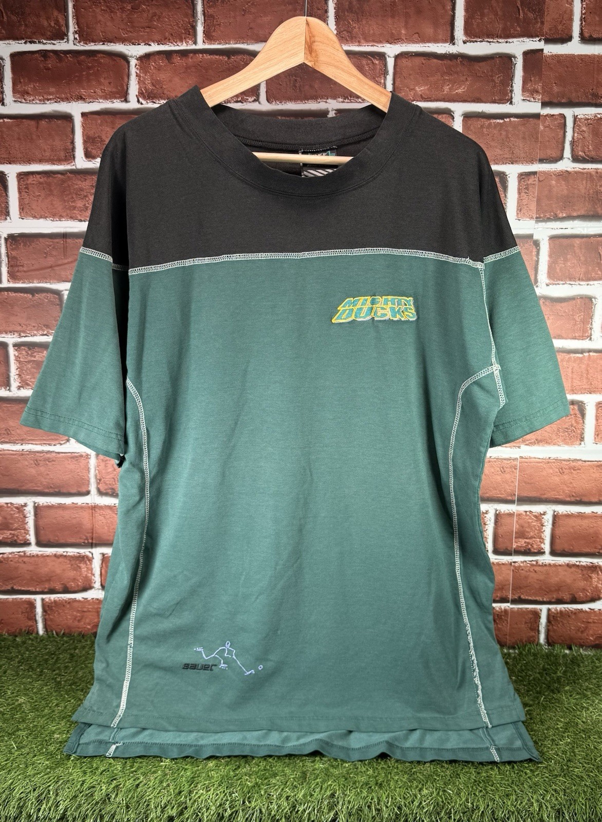 Vintage Mighty Ducks Hockey T-Shirt Green Colorblock Bauer Embroidered Logo L/XL