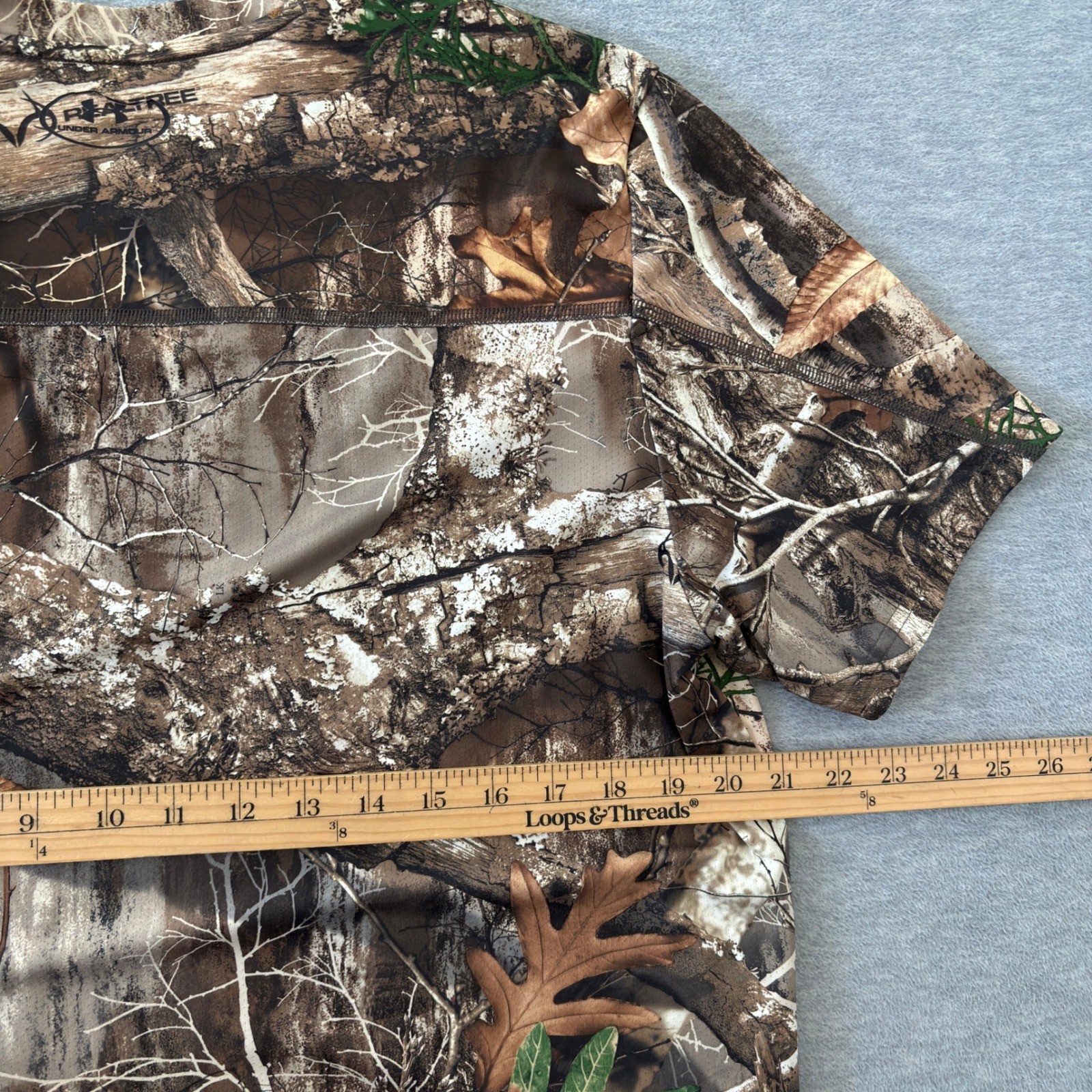 Under Armour Mens HeatGear Realtree Edge Camo Lux Row Distillers T-Shirt Large gallery