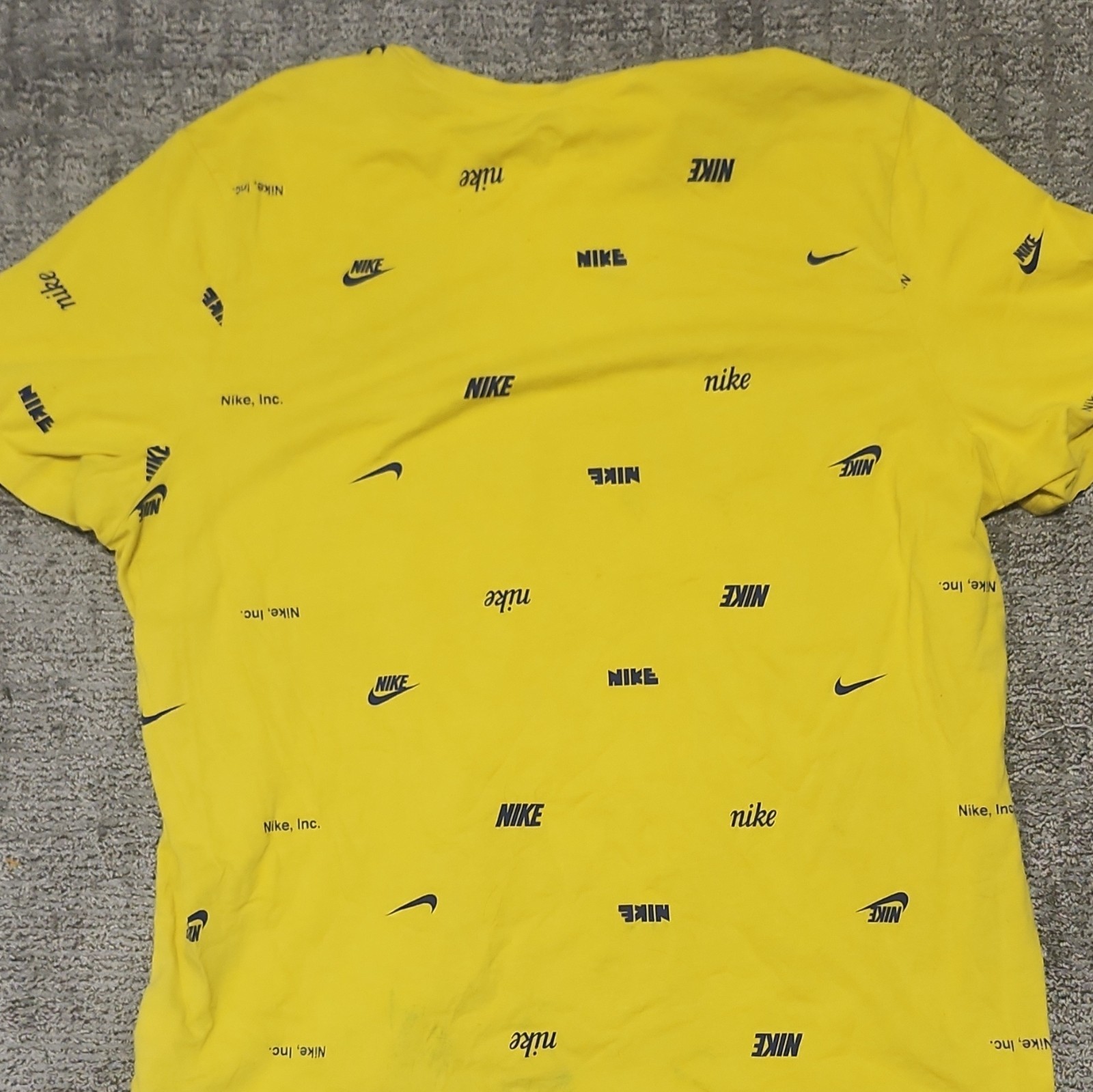 Nike The Nike Tee Men’s XXL Yellow Short Sleeve Graphic Logo Crew Neck T-Shirt gallery