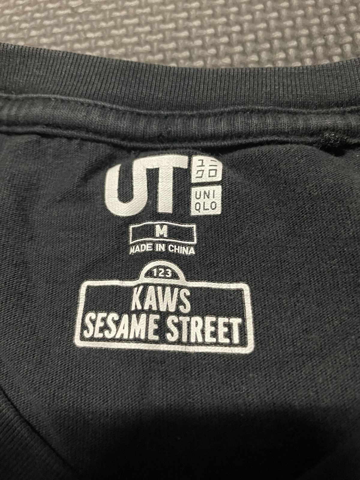 Uniqlo x Kaws x Sesame Street Black Short Sleeve T Shirt Men’s Medium gallery