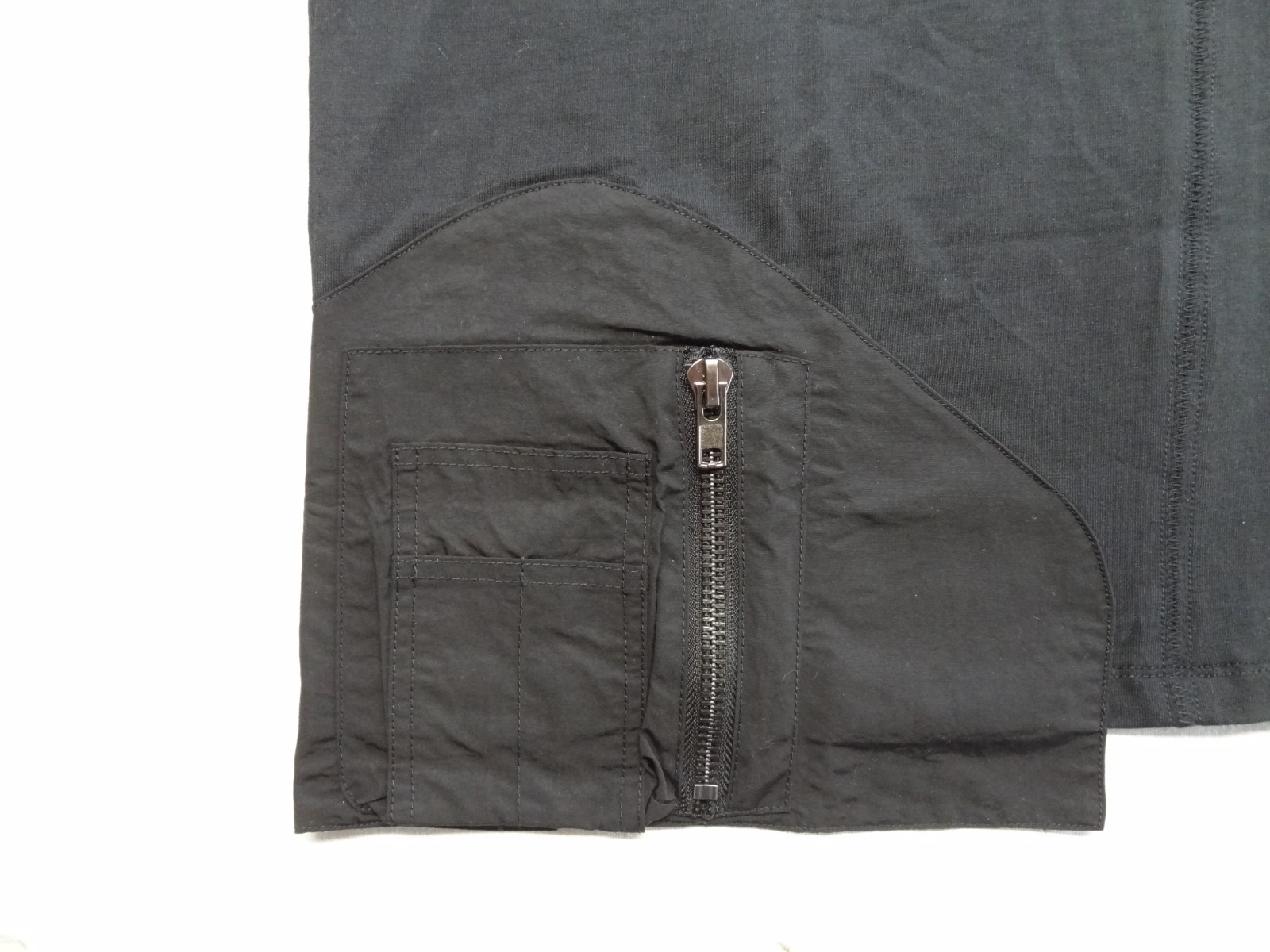 NWT Komakino M Utility Side Zip Pocket Black Short Sleeve Tee T-Shirt Designer gallery