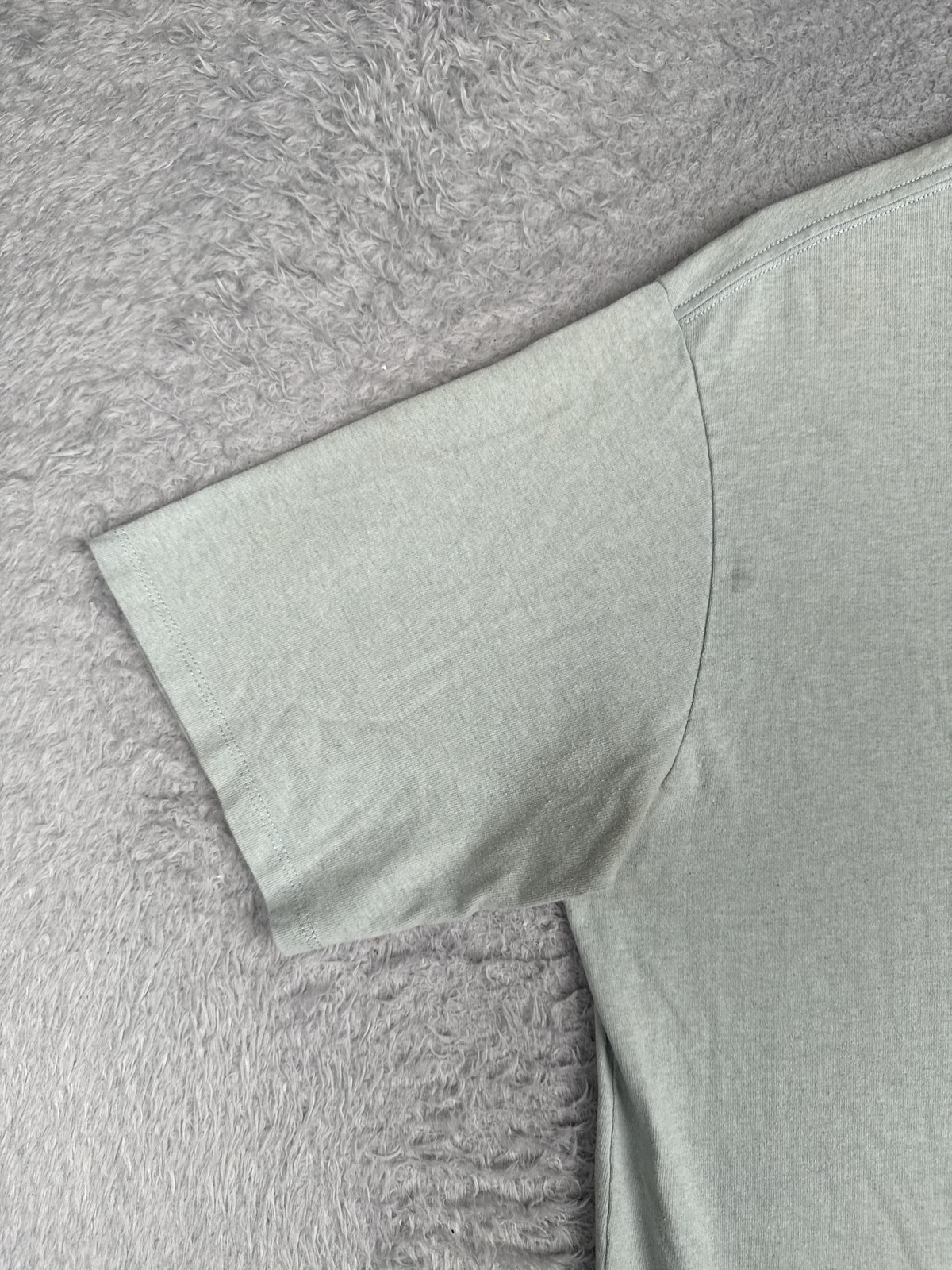 Patagonia Responsibili-Tee Shirt Mens Large Gray Short Sleeve Pocket Logo Tee gallery